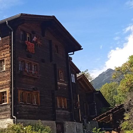 Heimeliges Walliserhaus Fiesch Dış mekan fotoğraf