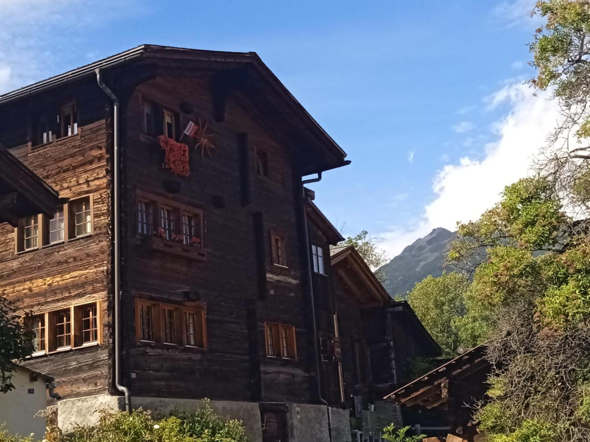 Heimeliges Walliserhaus Fiesch Dış mekan fotoğraf
