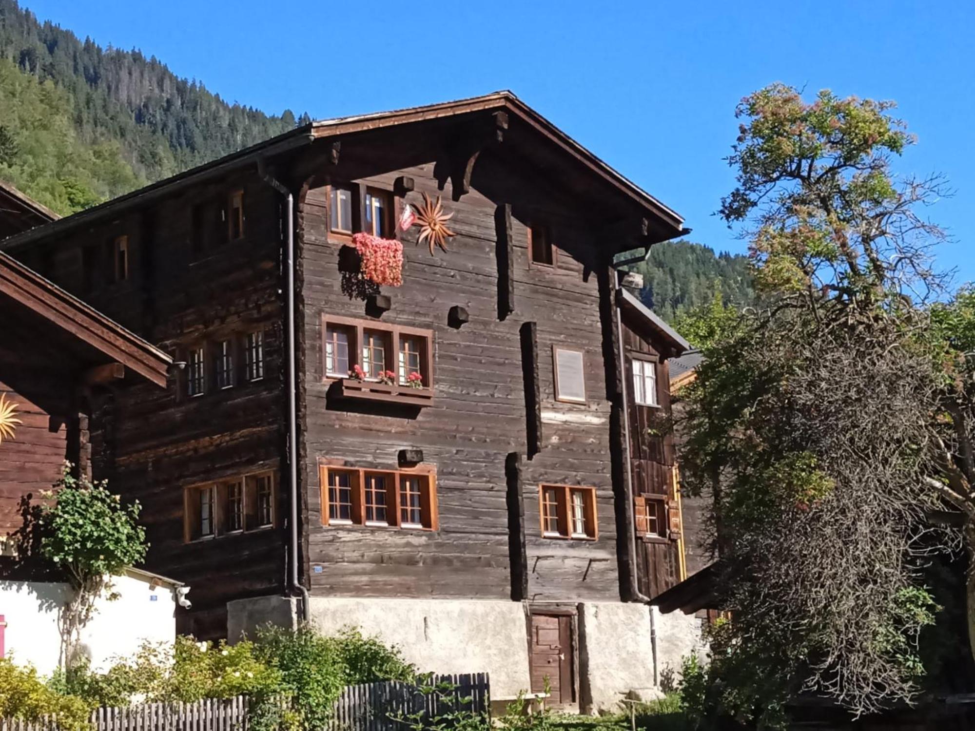 Heimeliges Walliserhaus Fiesch Dış mekan fotoğraf